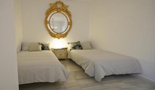 Apartamentos Almirante Hoyos Sevilla Dış mekan fotoğraf